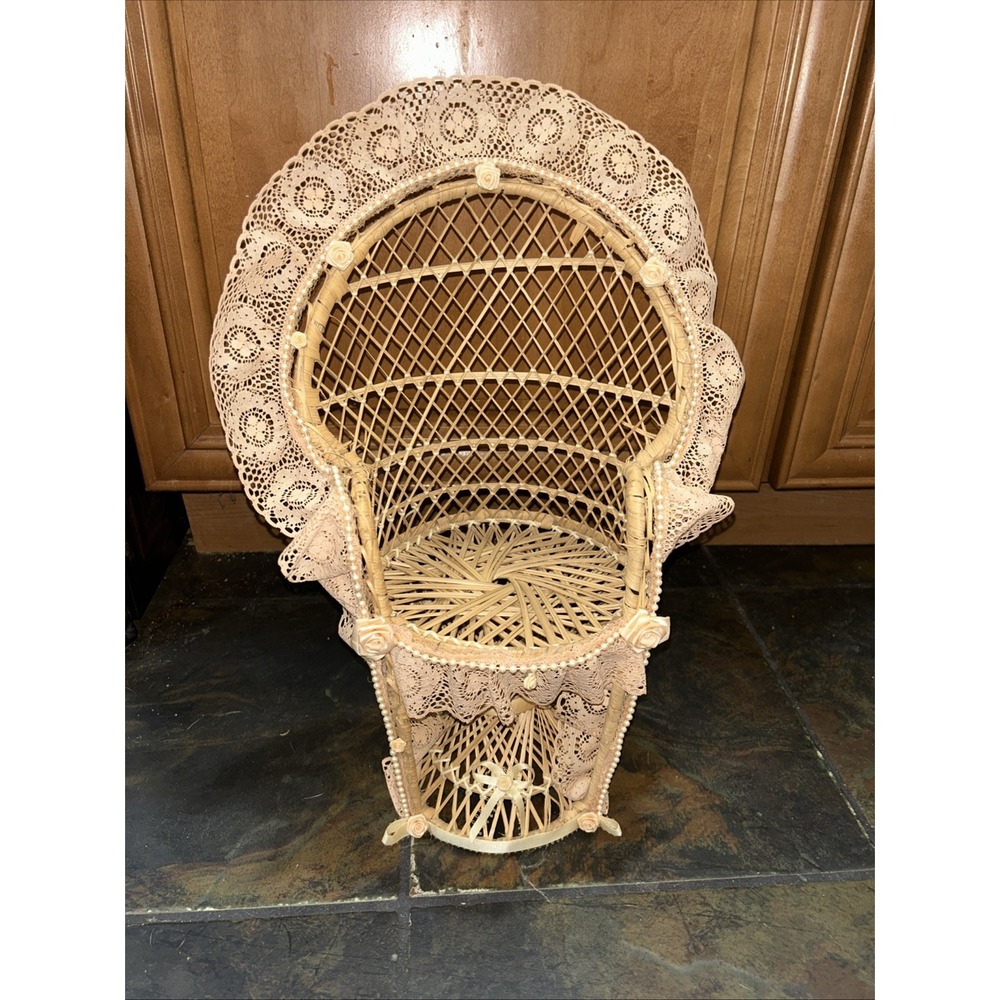 Vintage Mini Wicker Rattan Peacock Chair 15" Tall Doll Plant Stand‎ Decor